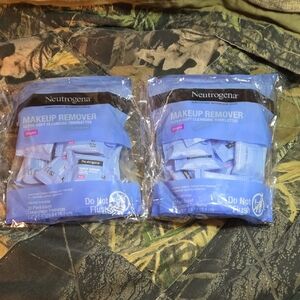 Neutrogena Makeup Remover Ultra-Soft Towelettes - Light Blue Packets